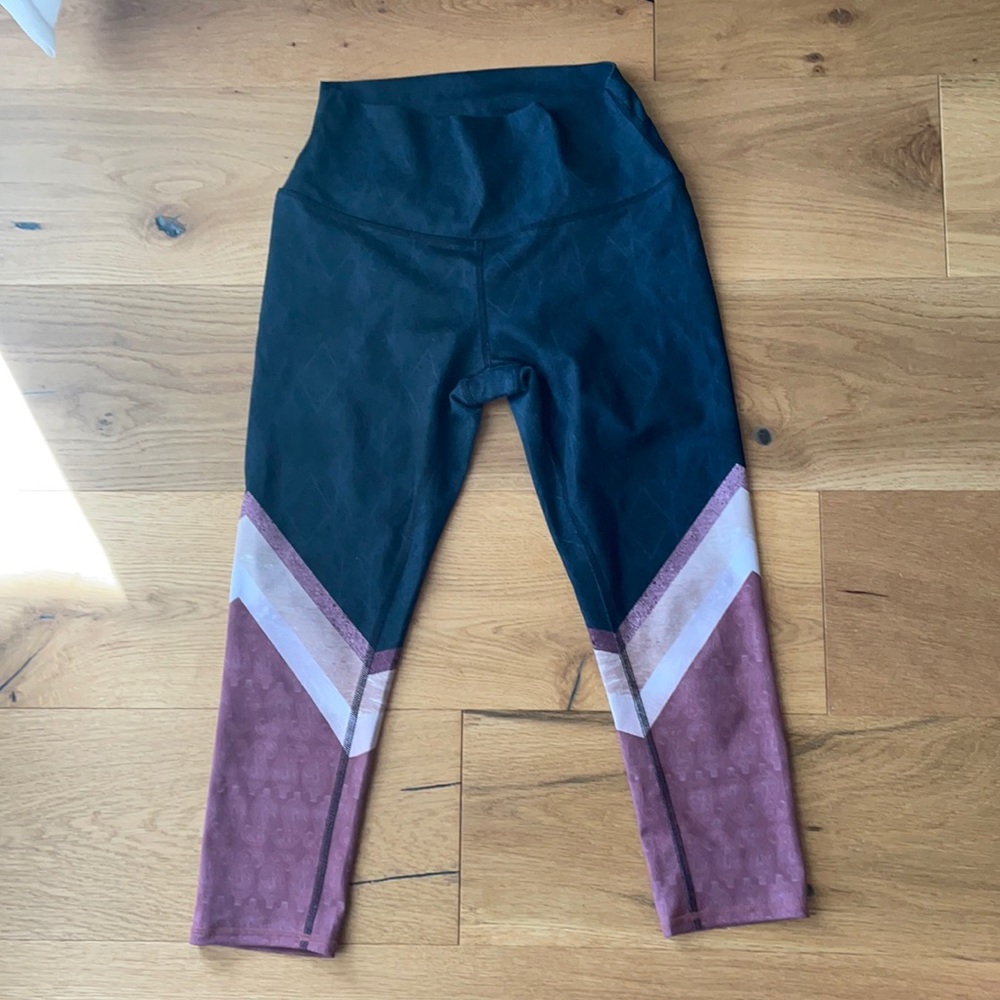 Alo Yoga high waisted 3/4 air brush leggings